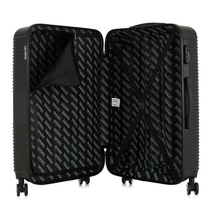 Grande valise noire ouverte
