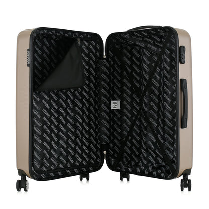 Grande valise beige ouverte
